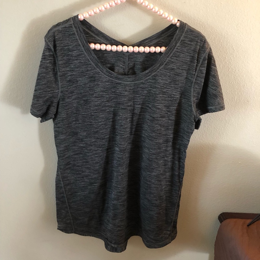 Lululemon Size 4 short sleeve blouse
